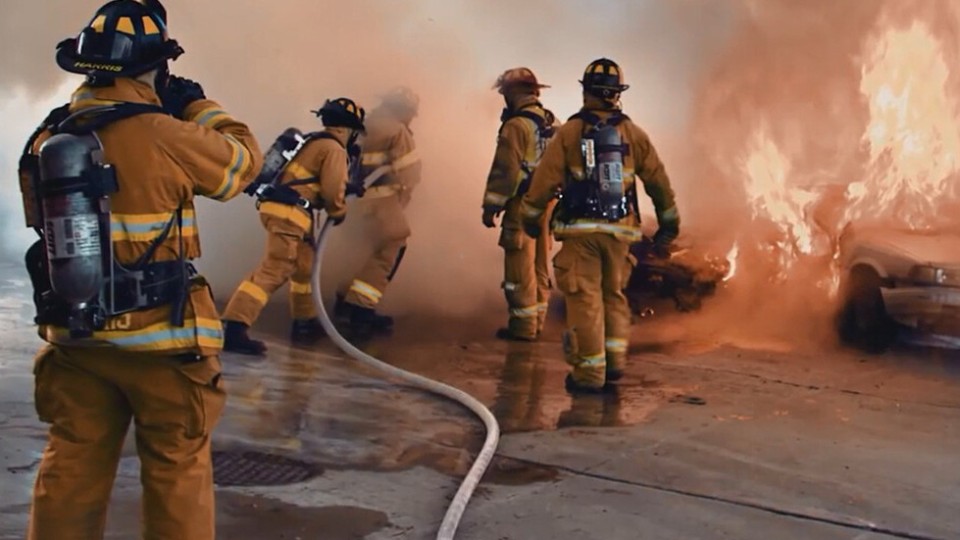铁胆英雄感人短片《成为一名真正的消防员，是一种什么样的感受》